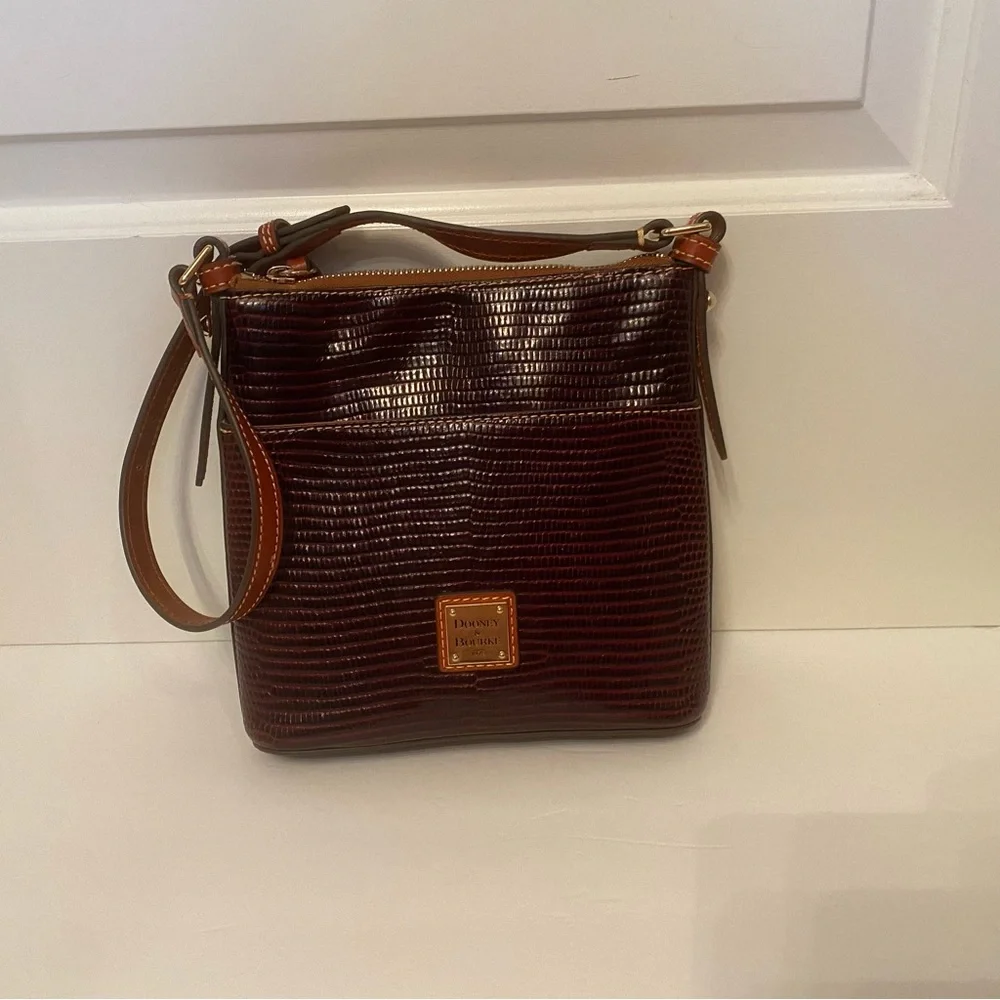 DOONEY & BOURKE BAG SHOULDER DARK RED TEXTURED CROC LOOK & BROWN LEATHER ZIPPER